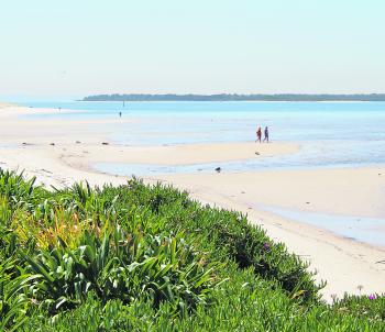 The western side of Dolls Point is a great land-based spot at low tide because you can pump your nippers and fish for bream and whiting into the deep water.