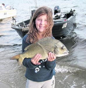 Big bream will come on line right about now, just like this 1.95kg, 50cm model caught by Ayla Deenen.