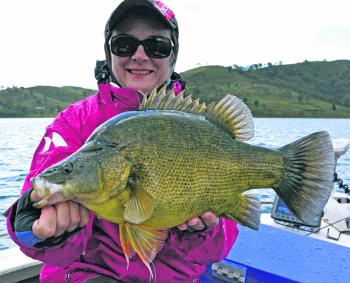 Jo Starling with one of the hefty Windamere golden perch that clinched her the champion angler title in round one and helped elevate Starlo’s Squidgies to a lead that ultimately proved to be unassailable.