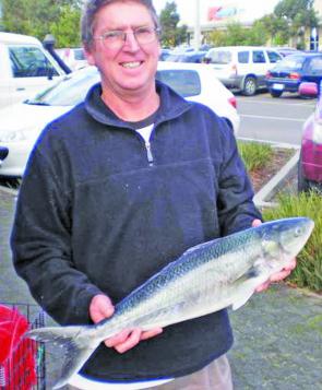 Wayne Broomfield with a fantastic Australian salmon – plenty of these around for those ready to tackle the back beaches. 