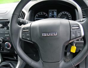 Major functions are steering wheel mounted on the D-Max making driving just that bit more pleasurable. 