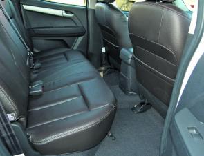 With this amount of head and leg room, rear seat passengers in the LS-Terrain are not likely to be cramped.