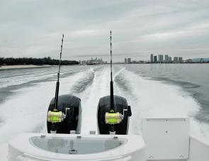 Pushing hard at near top speed, the Voyager leaves a very clean wake. 