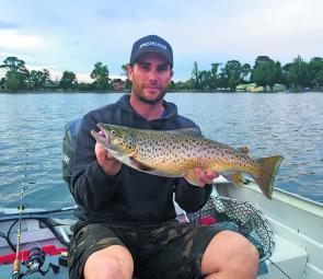 Damien Keirl with a mudeye eating brown from Lake Wendouree (photo courtesy Damien Keirl).