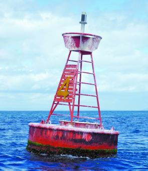 Floating beacons may not be the preferred option for mackerel (they are great for kingfish) but you wouldn't drive past one without giving it a try. 