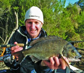 Fishing Monthly Magazines : Flat-out on Bream and Whiting
