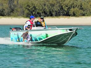 The Blue Fin 4.35 Drifter Tournament Pro is an eye-catching fun boat for tournament and sport anglers. 