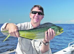 Keith Sloan with an average mahi mahi from the Ballina FAD.