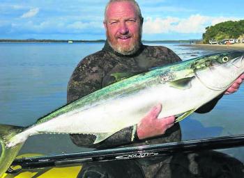 Brett Illingworth from Esclapez Australia with a nice Wilsons Prom kingy.