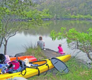 Tranquil camping on this tidal creek: an ideal type of area for your first kayak expedition with kids.