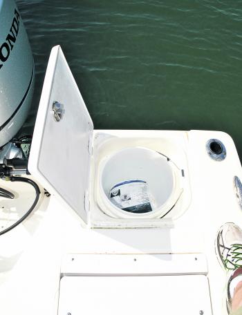 What about a hatch that includes a removable bucket? Another example of the practical design of the Robalo.