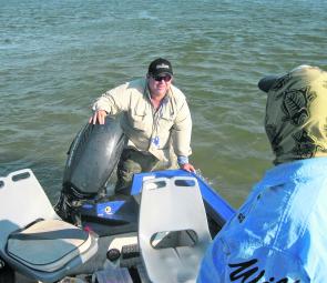 Shayne ‘Cuddles’ McKee found some great flathead on the sandbanks of the Jumpinpin. Of course we helped him – not!