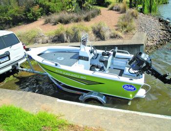 The Dunbier 4.3 Sports Trailer ensures that launching and retrieving the 410 can be done by one person if required.