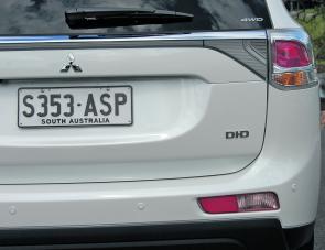 The small DiD badge on the tailgate of the Outlander is the only hint of the powerful diesel engine under the bonnet. 