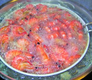 Tasty prawns cooking away and almost ready to serve. 