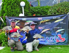 Team Domagill's Damien Domagala and Steve Gill display some of the quality fish from their 6.09kg Maria Lures Best Bag.