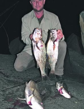 Glen Lambert with a few breakwall jew taken on beach worms. They aren’t monsters, but make a good feed.