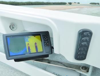 The Garmin 95SV is mounted on a stainless steel swing arm. Awesome idea and available on all tiller-steer Bonitos.