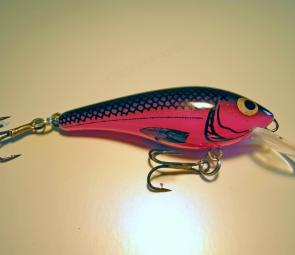 Small minnow-style lures in bright colours. Modify or remove the bib for an ultra shallow runner.