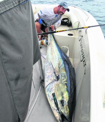 Fishing Monthly Magazines : Stickbaiting big bluefin, European-style