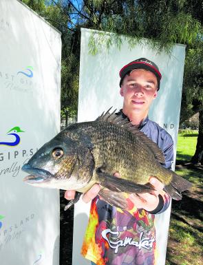 Cohen Morante (Team Majorcraft) with his 1.62kg fish that took out the Big Bream title.