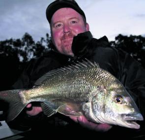 Clint Northcott took this nice bream throwing shallow diving hardbodies at the edges right on dark.