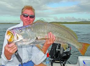 There are plenty of small jewies about with the odd bigger fish among them, like this 100cm specimen.